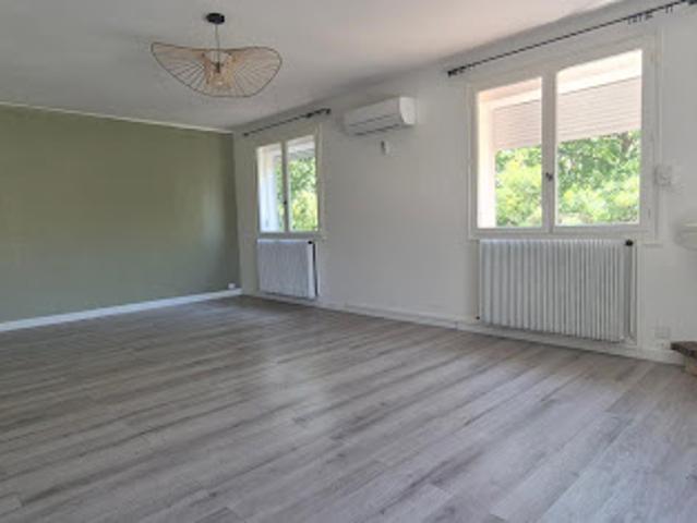 Vente Appartement 3 pièces 101 m2 Roquevaire