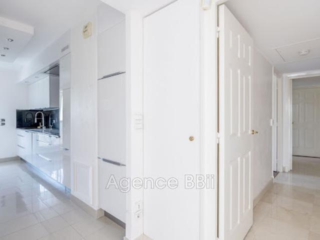Vente Appartement 3 pièces 104 m2 Saint Laurent du Var
