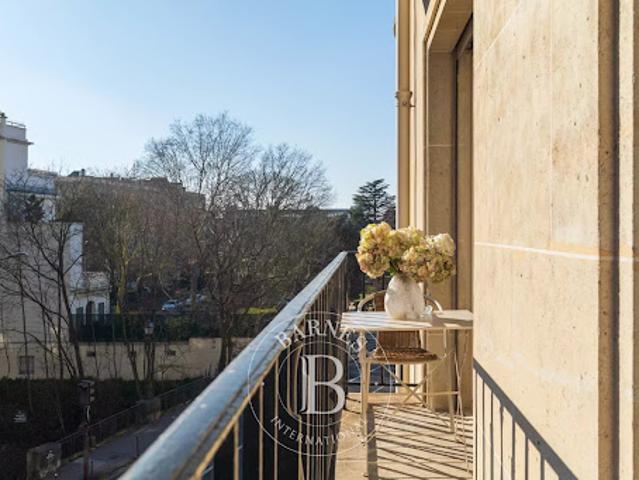 Vente Appartement 3 pièces 118.93 m2 Paris 16ème