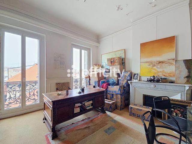 Vente Appartement 3 pièces 131.56 m2 Marseille 1er