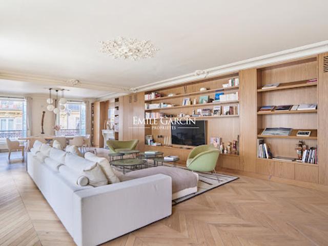 Vente Appartement 3 pièces 147.57 m2 Paris 7ème