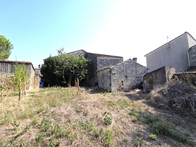 Vente Appartement 3 pièces 250 m2 Hiersac