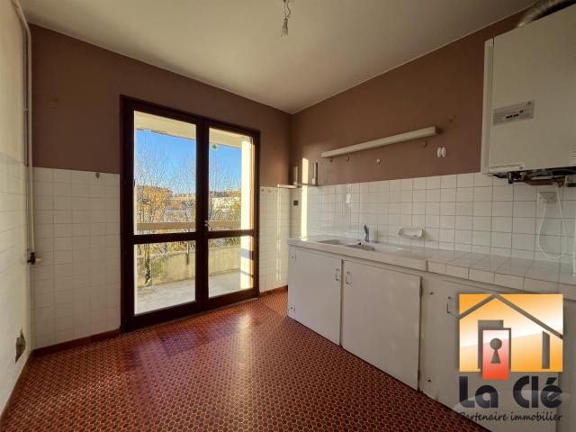 Vente appartement T3 avec balcon, ascenseur et garage Agen. 72m² Agen