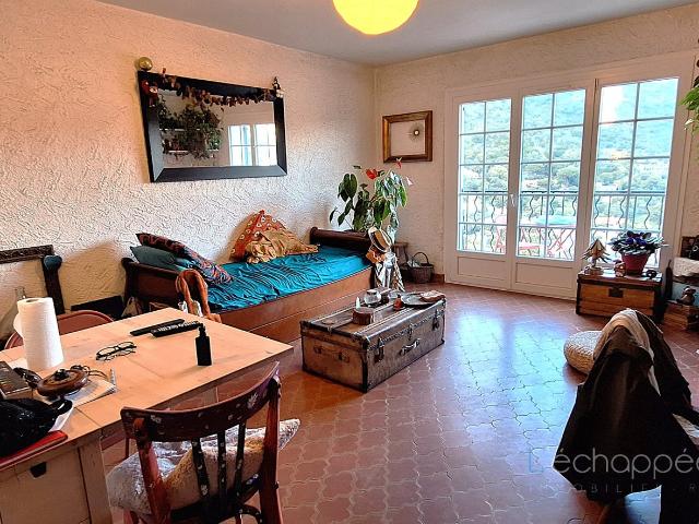 Vente appartement T2 de 51,97m2 avec balcon à Cavalaire sur. 51m² Cavalaire sur Mer