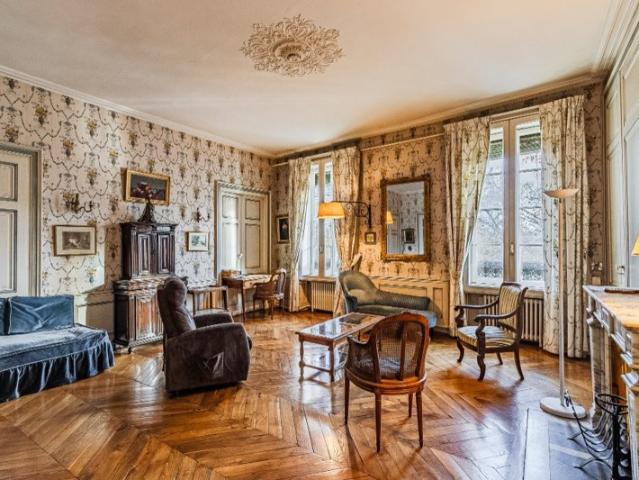 Bel appartement avec vue sur le Rhône 139m2 680 000