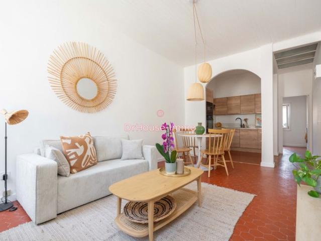 EXCLUSIVITÉ INVESTISSEUR Immeuble sans charges Centre ville de La Ciotat T2 + Combles