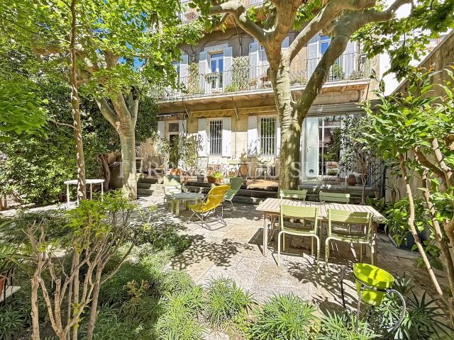 Vente Appartement Bourgeois T3, 118 m2 avec Terrasse, Jardin. 117m² Marseille 5ème
