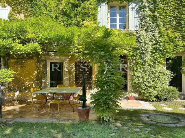 Vente Authentique maison de village à rénover au coeur de. 320m² Saint Didier