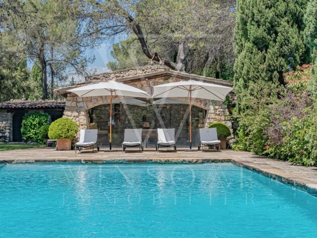 Domaine Provençal Historique 908m² Auribeau sur Siagne