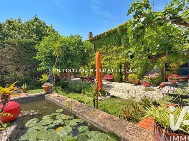 Vente Bastide 10 pièces 216m² La Garde