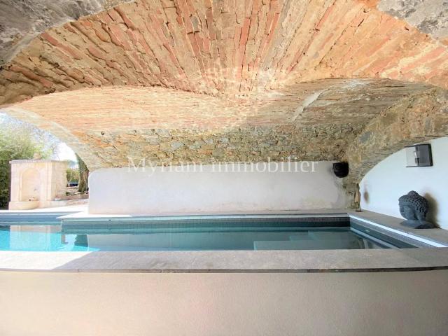 Vente bastide 12 Pièce s 460m² Grasse