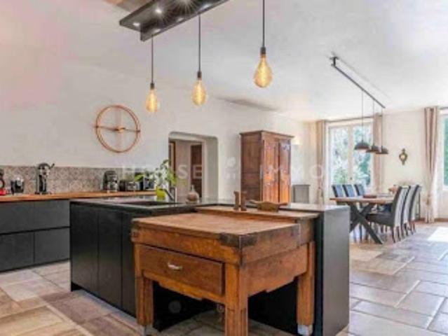 Vente Bastide 12 pièces 800 m2 Charleval
