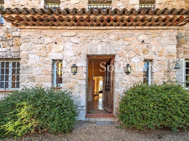 Vente Bastide 12 pièces 344 m2 Châteauneuf Grasse