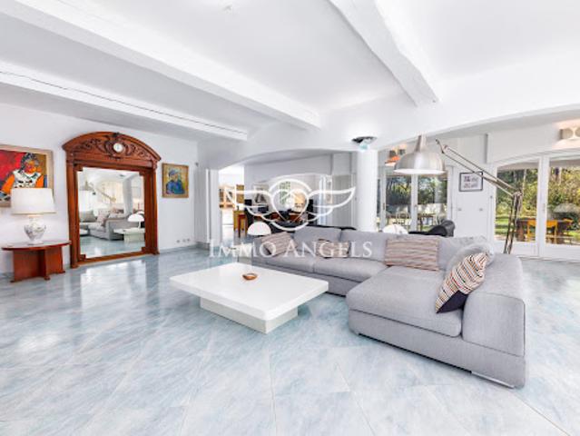 Vente Villa 9 pièces 310 m2 Cabries