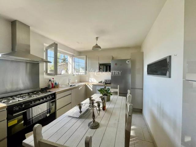 Vente bas de villa en copropriété au Rouret avec jardin