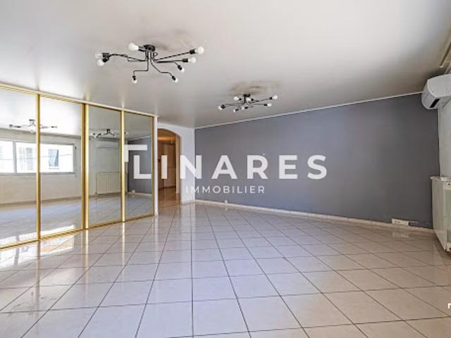 Vente Hôtel particulier 4 pièces 147.8 m2 Marseille 8ème