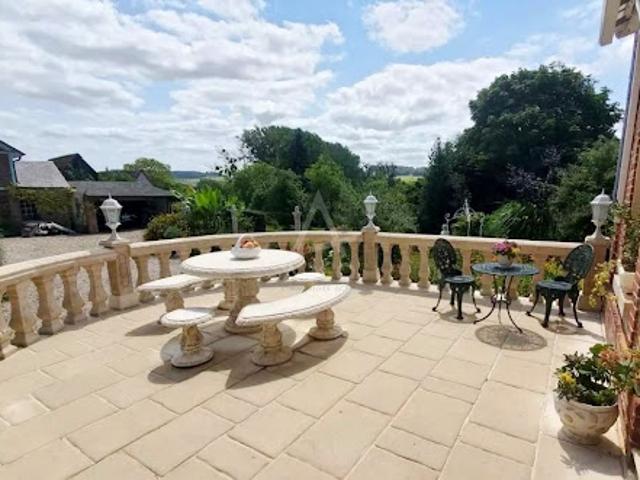 Vente Château 14 pièces 390 m2 Douvrend
