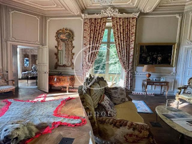 Vente Château 15 pièces 1200 m2 Cornille