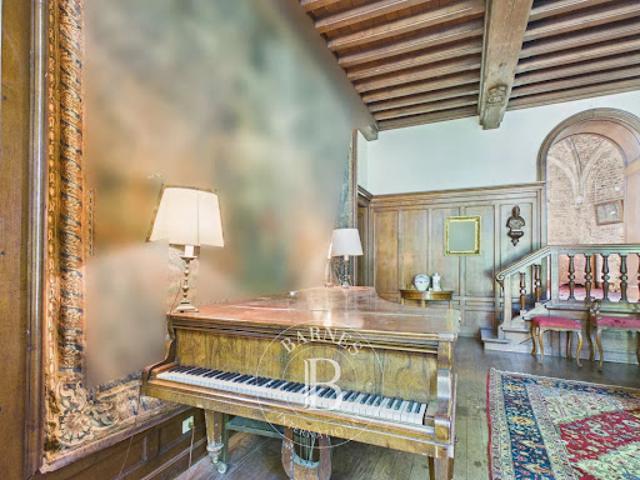 Vente Château 15 pièces 221.23 m2 Loos