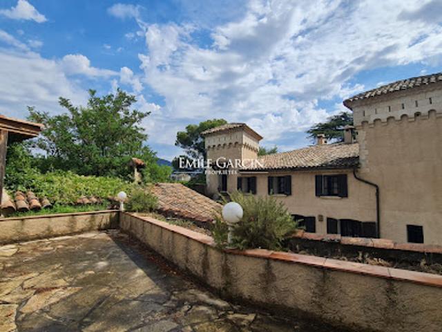 Vente Château 16 pièces 600 m2 Pierrevert