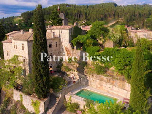 Vente Château 17 pièces 400 m2 Aubenas