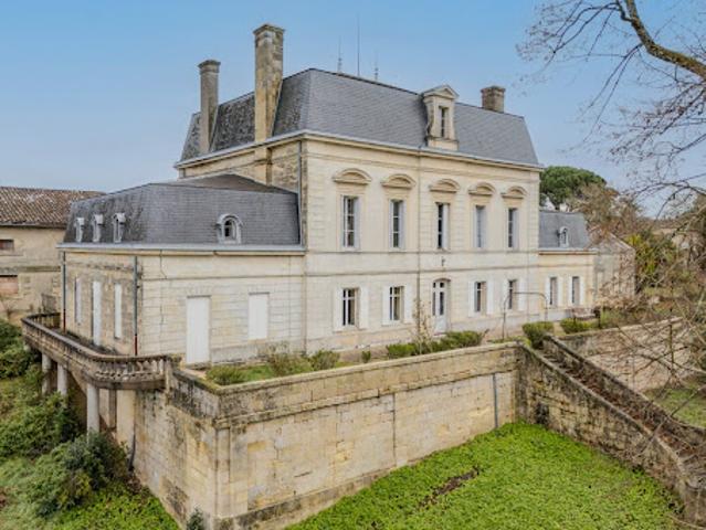 Vente Château 17 pièces 2500 m2 Montagne