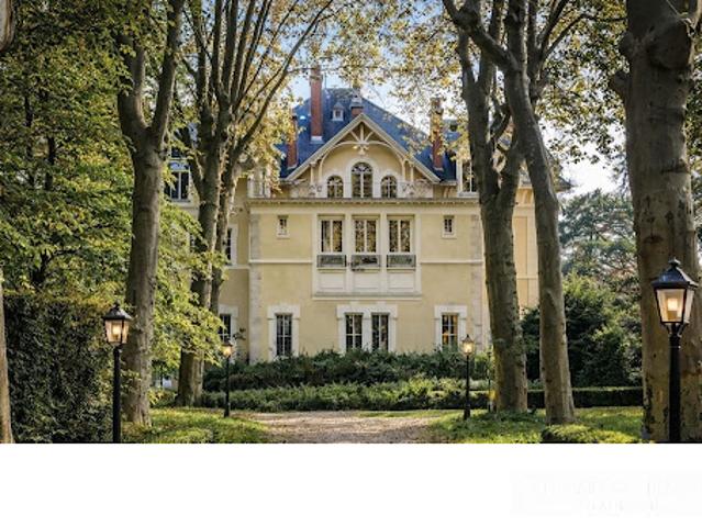 Vente Château 18 pièces 595 m2 Saint Julien Molin Molette