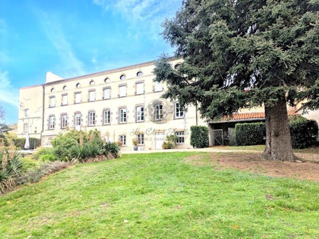 Vente Château 10 pièces 470 m2 Busséol