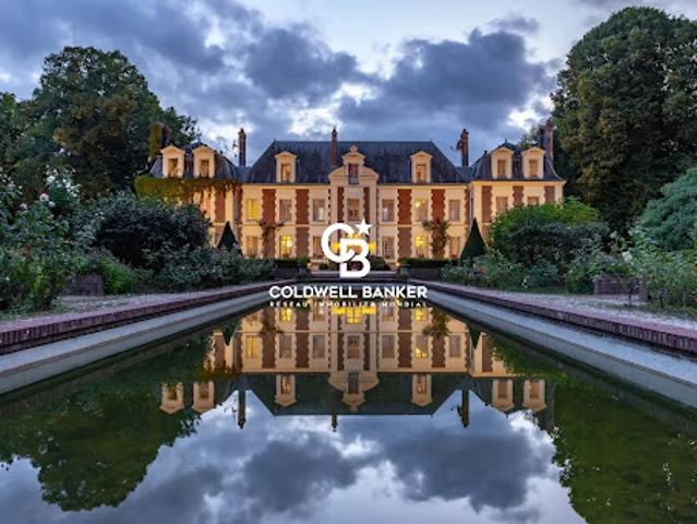 Vente Château 10 pièces 965 m2 Saint Thurien