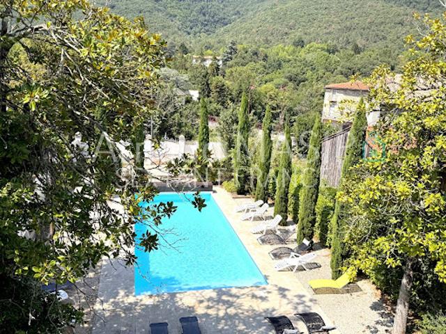 Vente Château 10 pièces 294 m2 Lapradelle