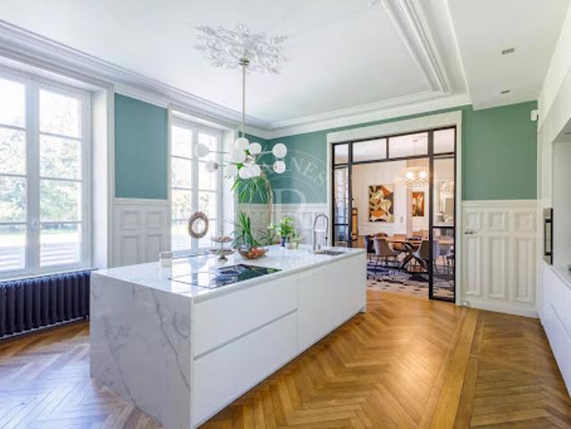 Vente Château 11 pièces 335 m2 Caen