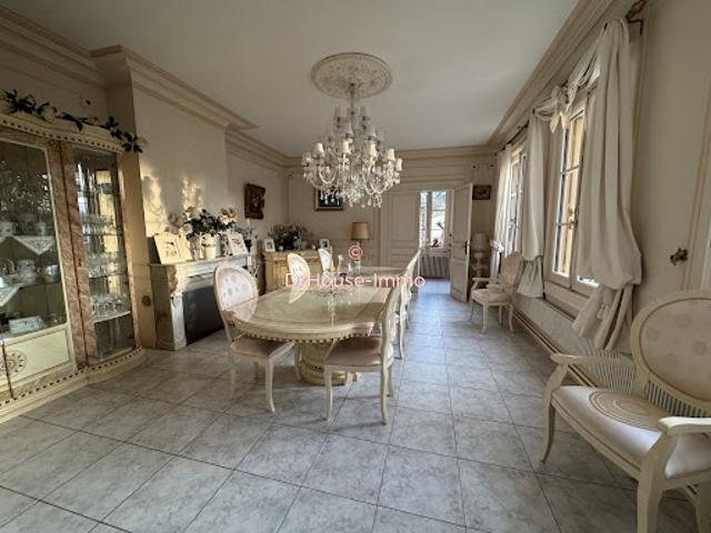 Vente Château 11 pièces 390 m2 Douvrend