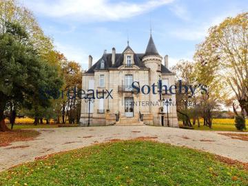 Vente Château 12 pièces 570 m2 Bordeaux