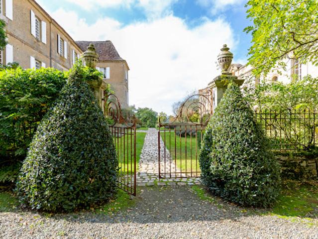 Vente Château 25 pièces 1302 m2 Aignan