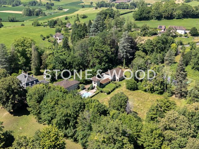 Vente Château 20 pièces 979 m2 Massignieu de Rives
