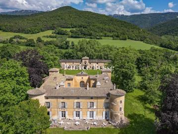 Vente Château 20 pièces 1680 m2 Chateaudouble