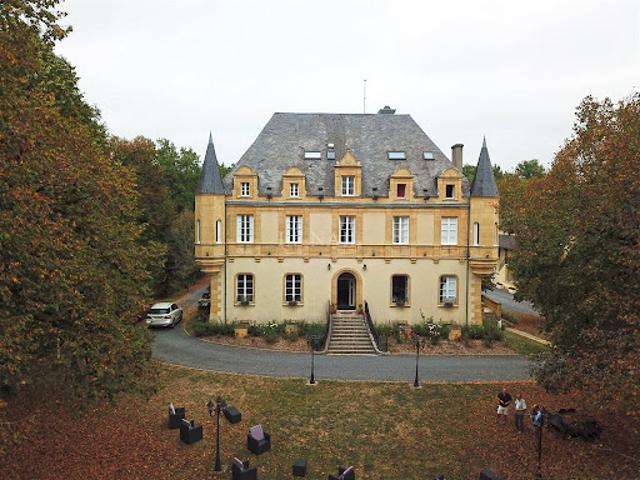 Vente Château 30 pièces 1300 m2 Montignac