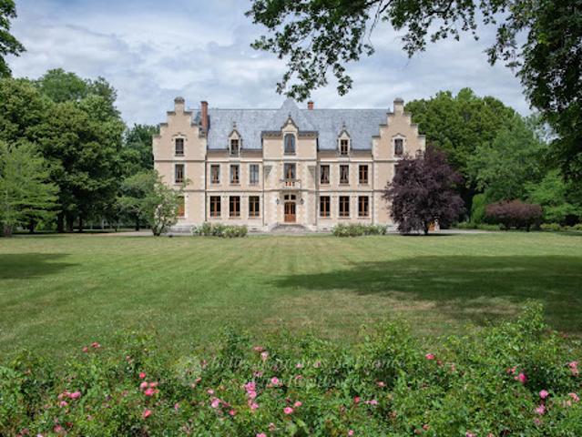 Vente Château 30 pièces 1500 m2 Nevers