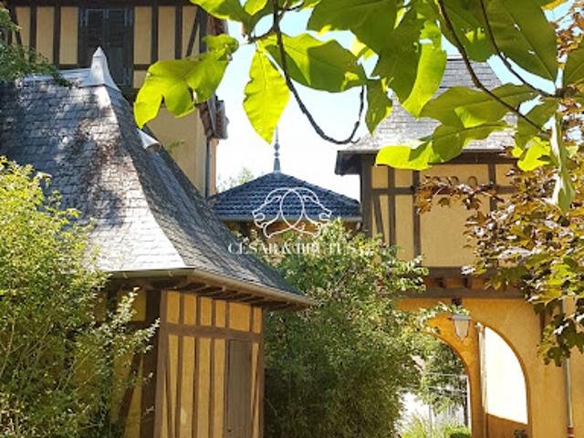 Vente Château 8 pièces 214 m2 Saint Pierre le Vieux