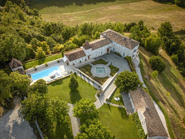 Vente Château 8 pièces 440 m2 Roquecor