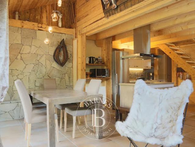 Vente Chalet 11 pièces 213 m2 Thônes