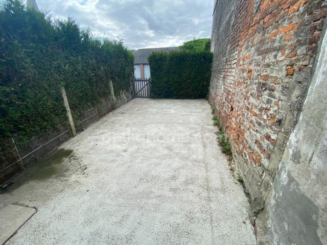 vente d un ensemble de 4 maisons et 1 appartement louer 15 pièces Proche de VERVINS 02