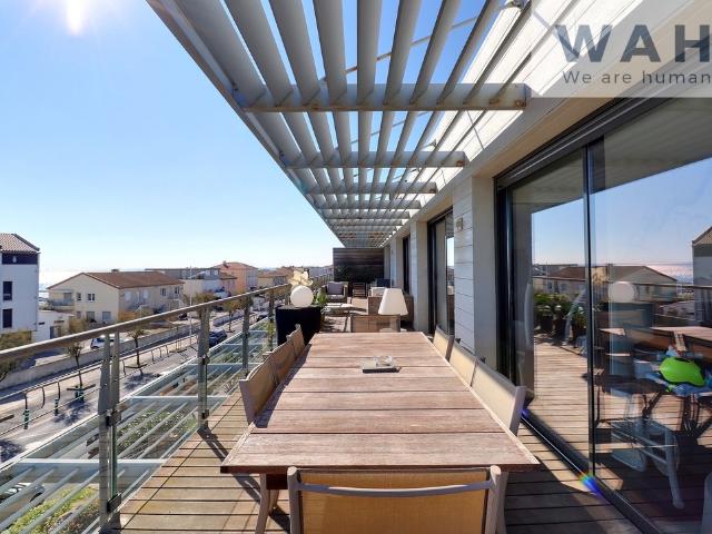 VENTE DERNIER ETAGE CARNON VUE MER