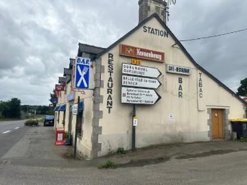 Vente du fonds de commerce et des murs d'un restaurant, bar, tabac et station service sur la commune de Gurunhuel