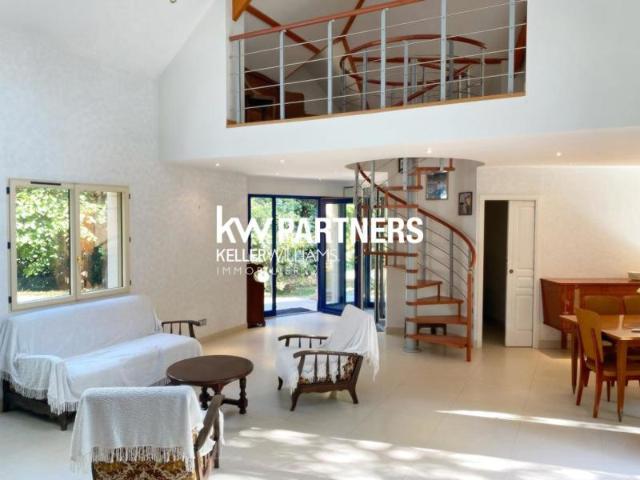 VENTE d'une maison F4 100 m² à SAINT REMY L HONORE