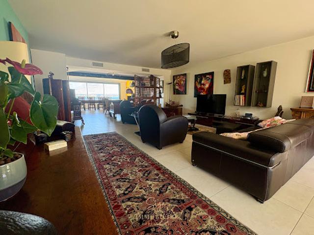 Vente Duplex 4 pièces 150 m2 Marseille 8ème