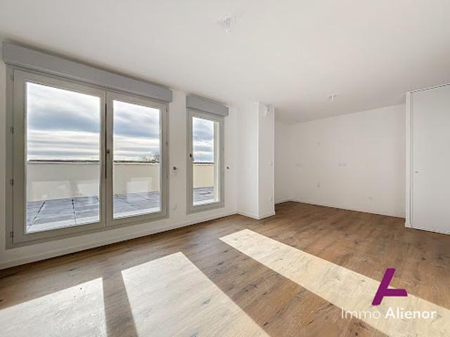 Vente Duplex 5 pièces 91.01 m2 Blanquefort