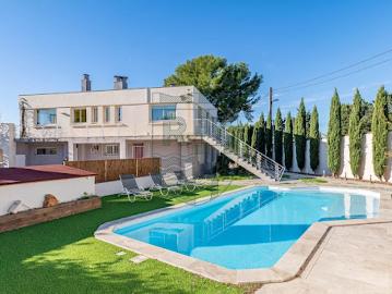 Vente Appartement 4 pièces 121.04 m2 Marseille 12ème