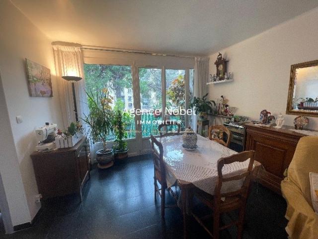 Vente en viager Appartement F4 de 75,20 m2 dans résidence sécurisée