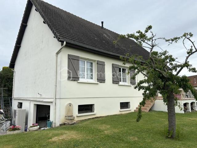 Vente exceptionnelle: Maison spacieuse avec terrasse a la campagne